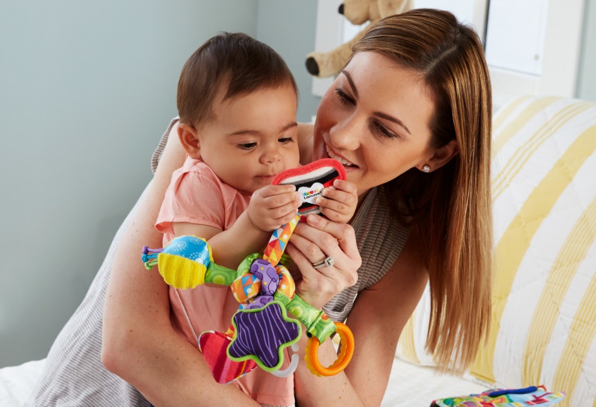 Lamaze Tug & Play Knot bērnu rotaļlieta