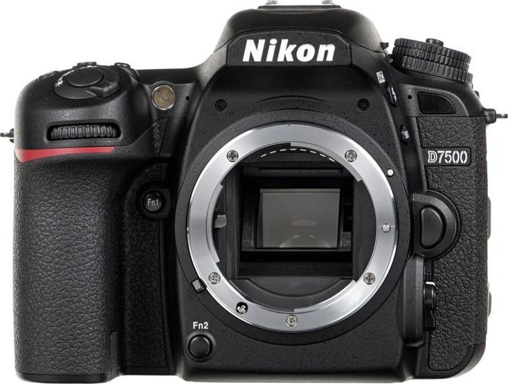 Nikon D7500 Kit + AF-S DX 18-140 ED VR Spoguļkamera SLR