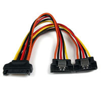 StarTech.com SATA Y-Strom-Adapterkabel with Verriegelungs Clip 15cm - S-ATA Y ... adapteris