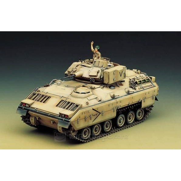M2 Bradley IFV Rotaļu auto un modeļi