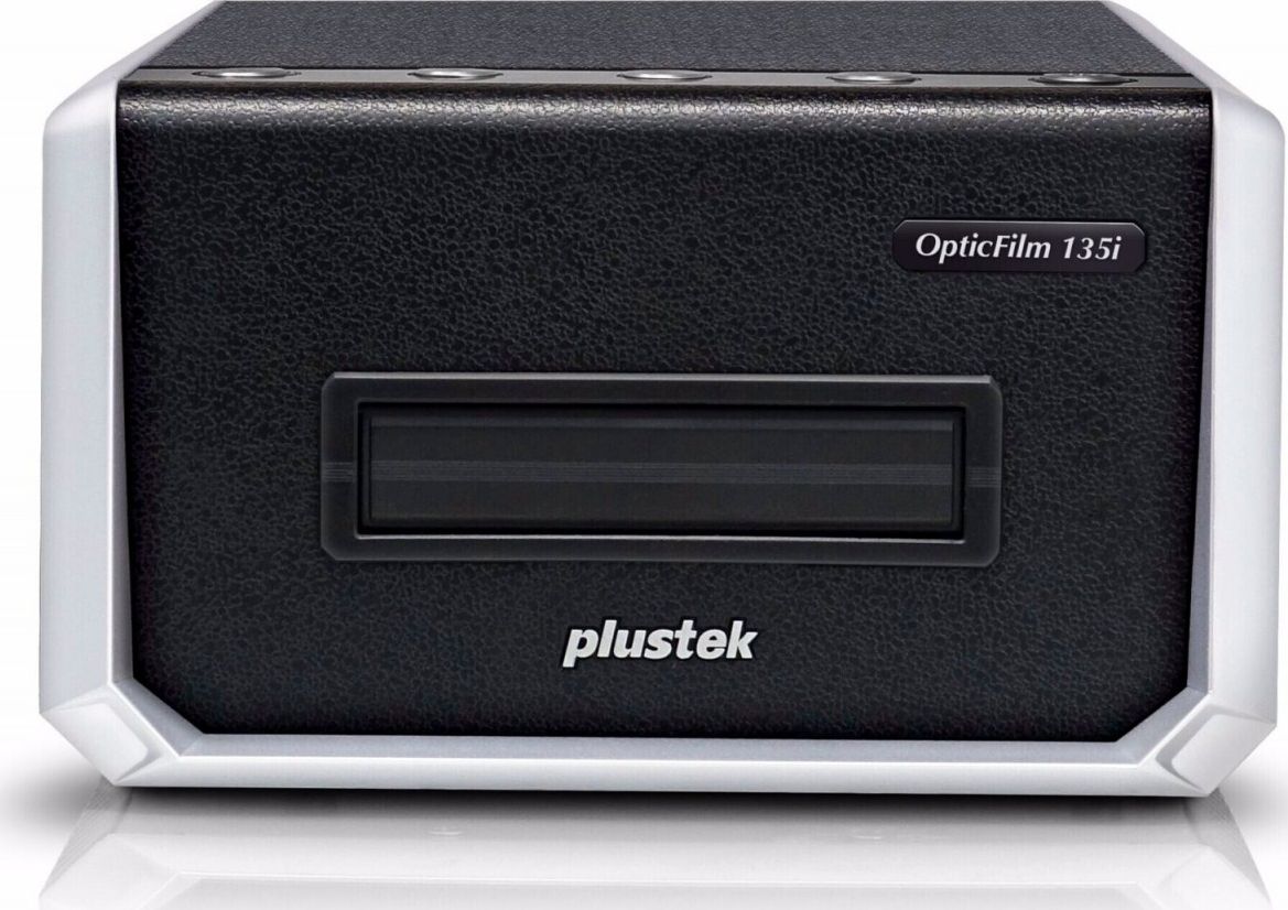 Plustek OpticFilm 135 i Film/slide scanner 7200 x 7200 DPI Black, Silver skeneris