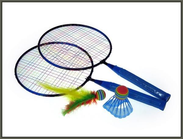 Hipo Badminton metal with a ball and a net in the net (720097) badmintona rakete