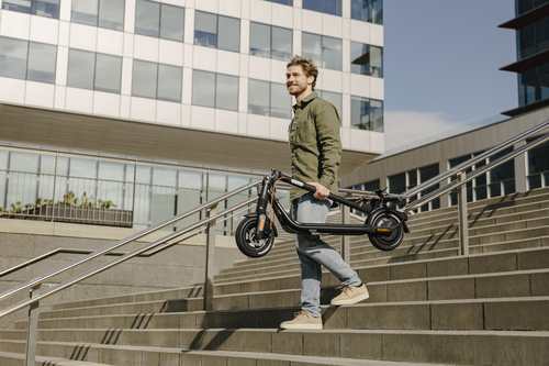 Ninebot KickScooter F2 PLUS Elektriskie skuteri un līdzsvara dēļi