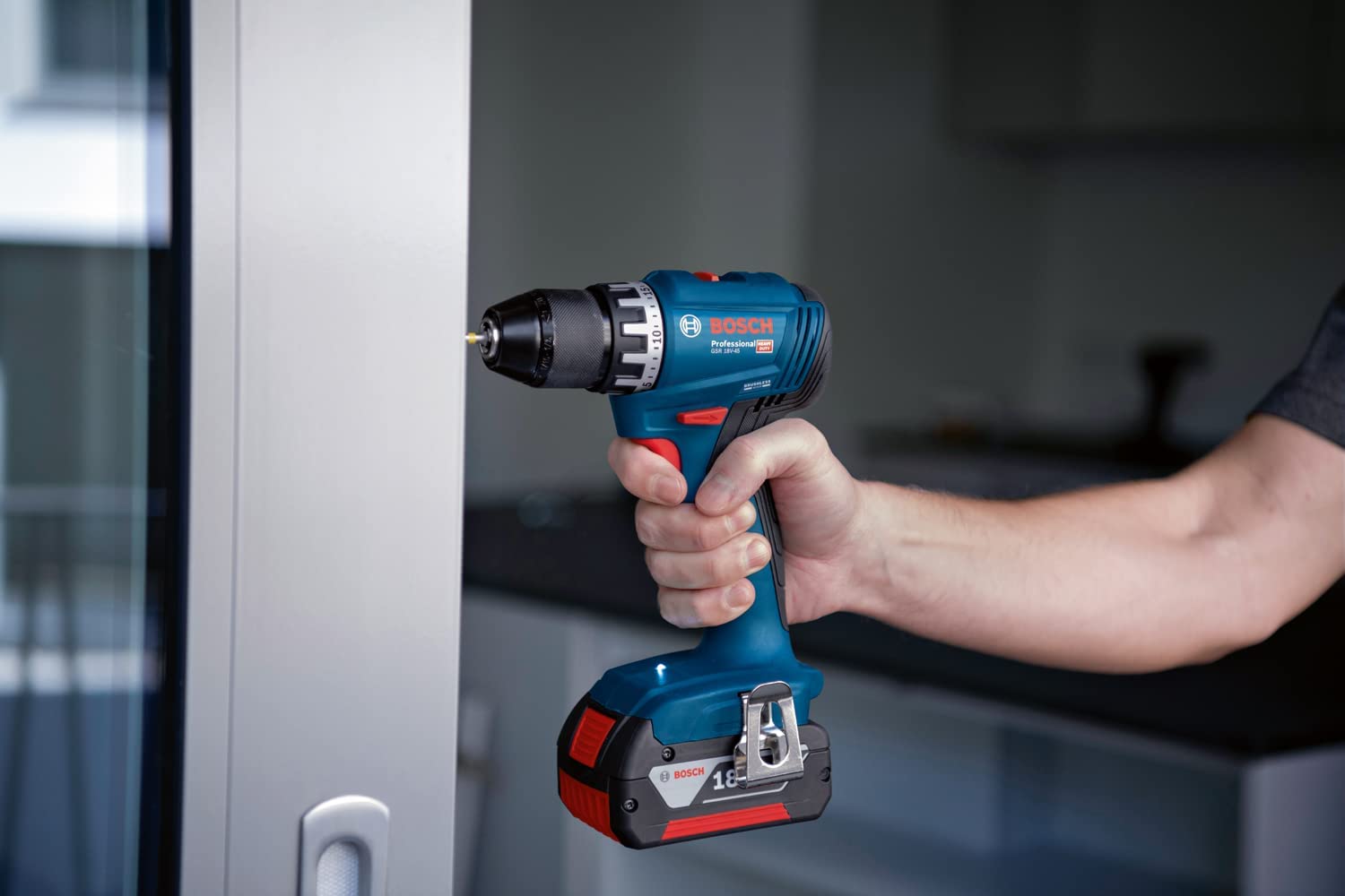 Bosch Cordless Drill GSR 18V-45 Professional, 18V (blue/black, 2x Li-Ion battery 3.0Ah, in L-BOXX)