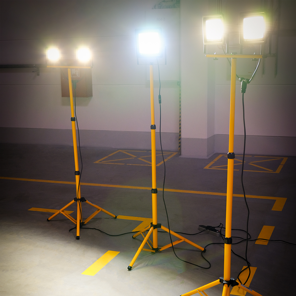 Worklight LED 2x30W 4500K with tripod Forever Light apgaismes ķermenis