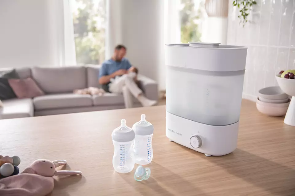 Philips Avent Pretkoliku barošanas pudelīte 330 ml, vidējas plūsmas knupītis, 3m+ SCY106/01 piederumi bērnu barošanai