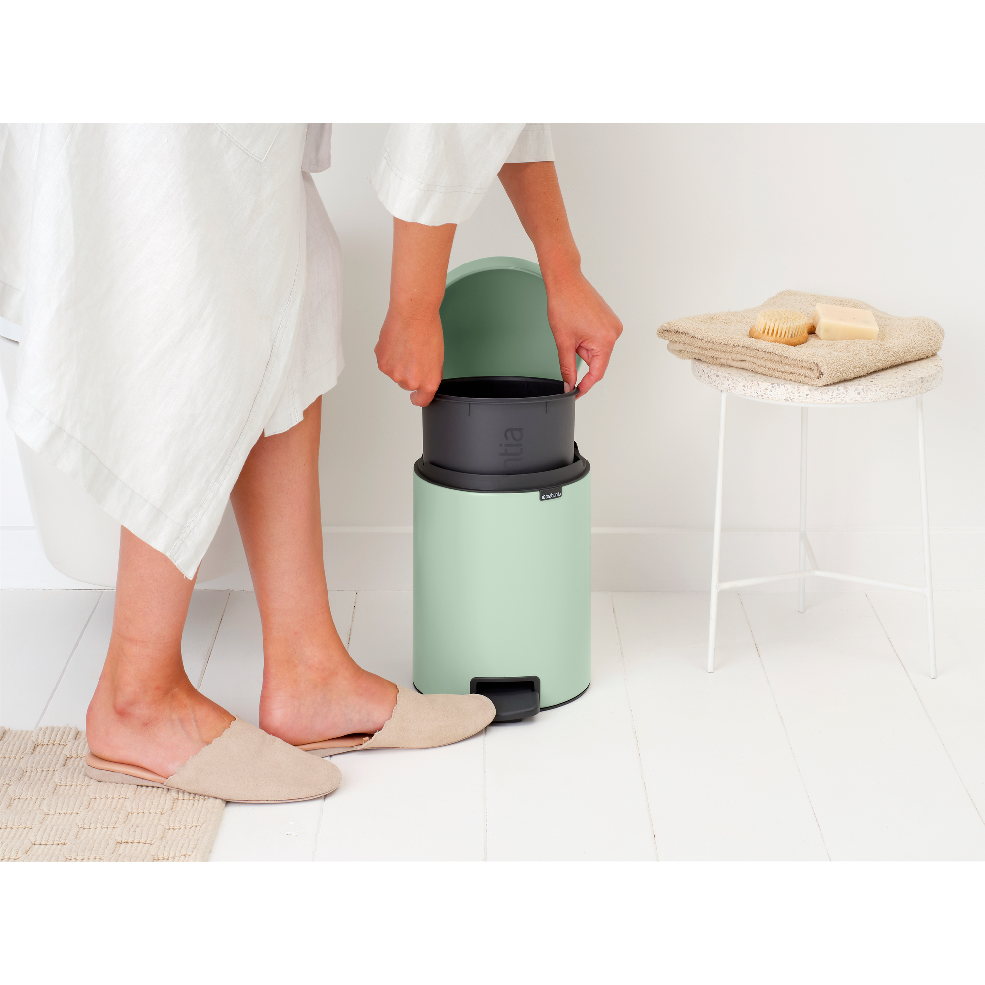 Jaunums! BRABANTIA atkritumu tvertne ar pedāli NewIcon, 5L, Jade Green 233883 atkritumu tvertne