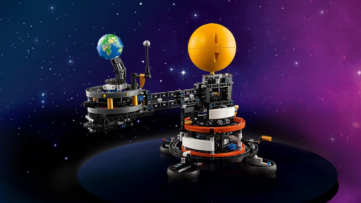 LEGO Technic - Planet Earth and Moon in Orbit  (42179) LEGO konstruktors